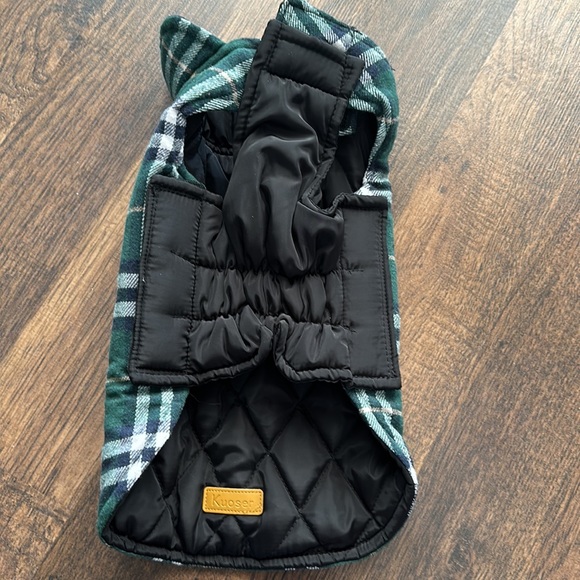 Kuoser Reversible Flannel/Quilted Dog Coat. Small NWOT - Picture 3 of 10